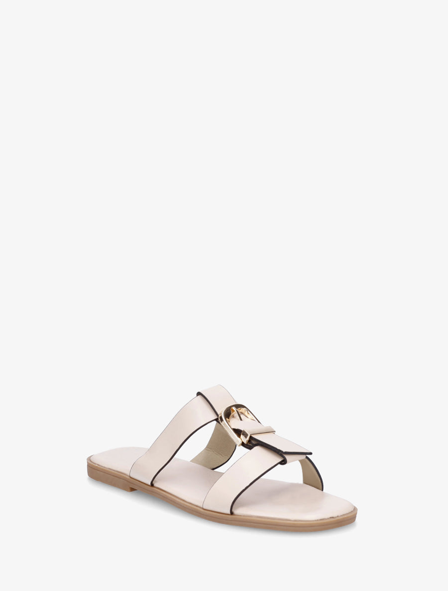 Sandalias con hebilla decorativa - Beige
